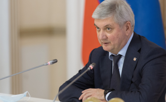 Воронежский губернатор сообщил о решениях по снижению аварийности и смертности на дорогах региона
