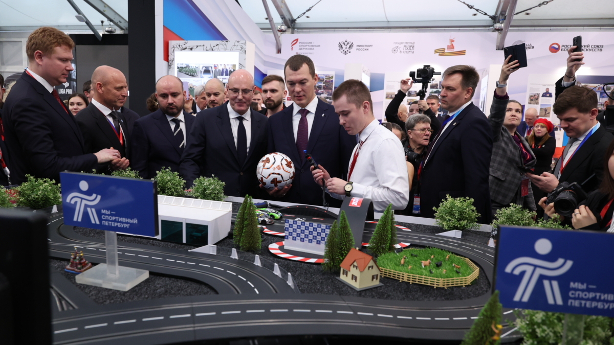 Дмитрий Чернышенко и Вячеслав Федорищев наградили победителей фиджитал-турнира «Кубок Победы. Волга» пресс-служба Правительства Самарской области