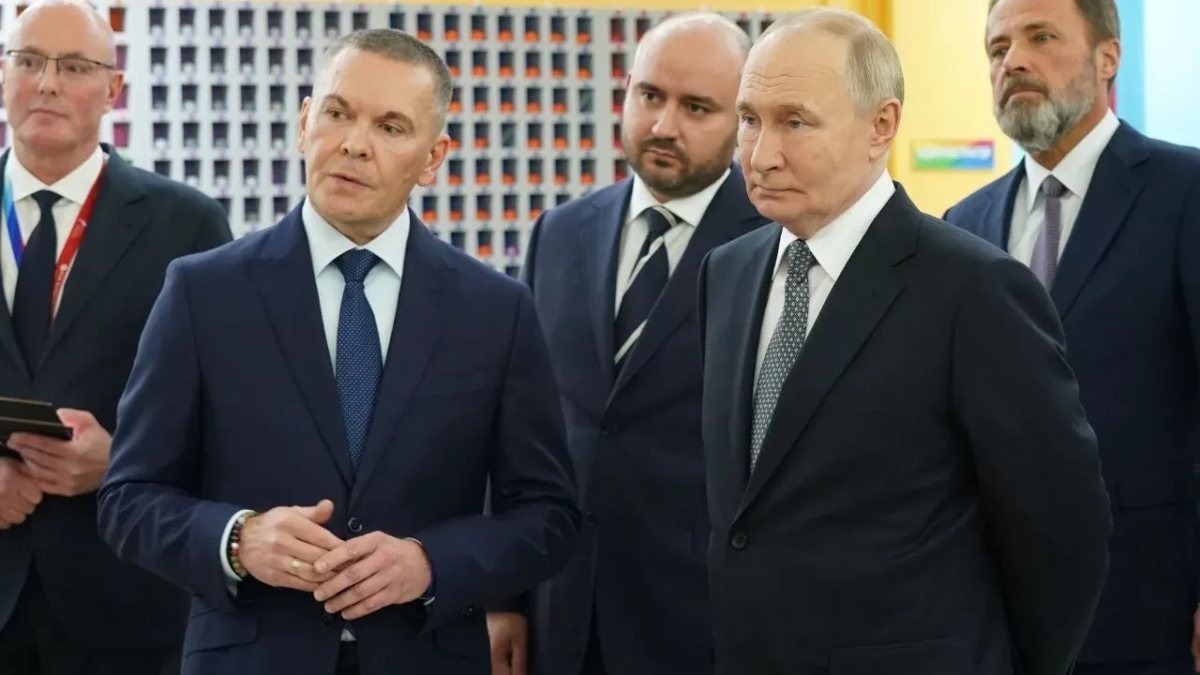 Президент Владимир Путин в Самаре посетил ФОК «Орбита» www.kremlin.ru