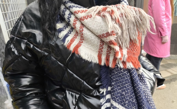 Уютный must-have: как носить шарф этой зимой, чтобы выглядеть стильно и модно Уютный must-have: как носить шарф этой зимой, чтобы выглядеть стильно и модно