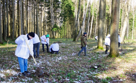 «Щекиноазот» открыл череду весенних субботников посадкой деревьев в Ясной Поляне «Щекиноазот» открыл череду весенних субботников посадкой деревьев в Ясной Поляне