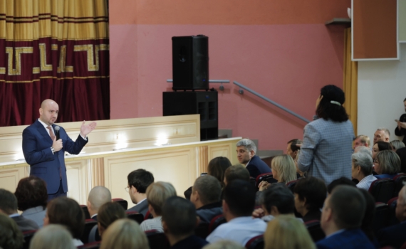 Вячеслав Федорищев встретился с жителями четырех муниципалитетов Вячеслав Федорищев встретился с жителями четырех муниципалитетов